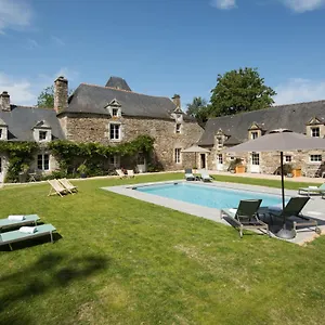 Manoir Du Vau D Arz Et D Hotes Avec Piscine Francia